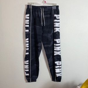 pink camo sweatpants size xs